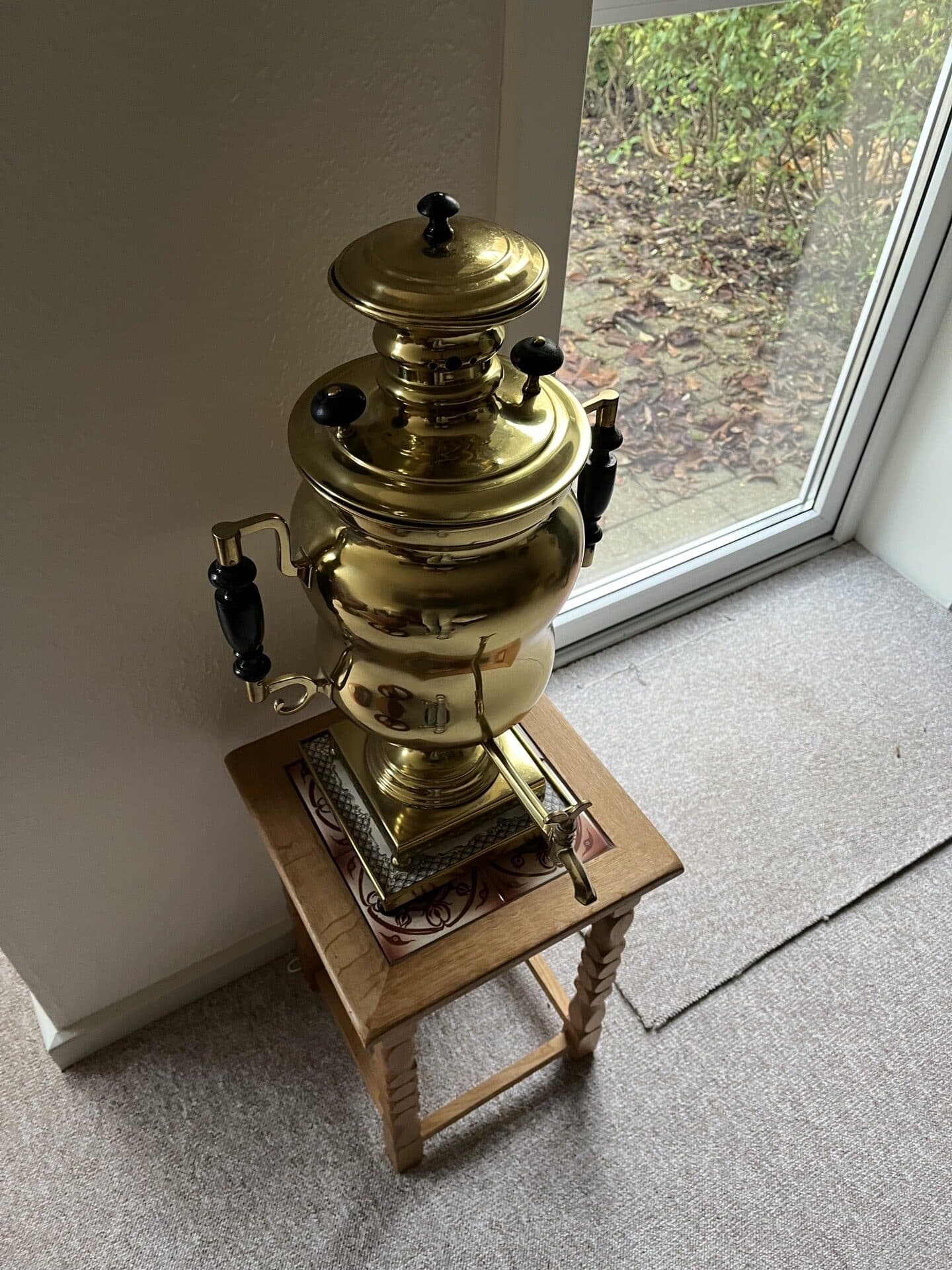 Samovar til at koge vand til The. Pris 2.000,-